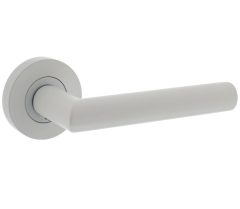 Intersteel enkele deurklink Bastian rechts op ronde rozet 52x10mm met nokken wit