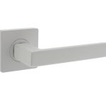 Intersteel enkele deurklink Hera rechts op vierkant rozet wit