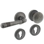 Intersteel wisselgarnituur links Helena op rond rozet met ril + pc-plaatjes oud grijs