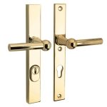 SKG3 PC55 kruk/kruk op smalschild Chemin de fer Rechts + kerntrekbeveiliging messing ongelakt