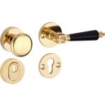 SKG3 knop/kruk op rozet Roman bakeliet Rechts + kerntrekbeveiliging messing gelakt/messing PVD