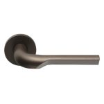 Deurklink RIVIO by Gensler GL100-G op rozet brons