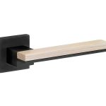 Deurklink op geveerd rozet Mimolimit pvd mat zwart/gebleekt eiken