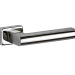 Deurklink op geveerd rozet Mini C glans chroom