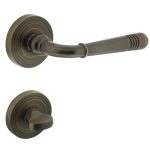 Intersteel deurklink Helena op rozet met wc-sluiting gebruineerd