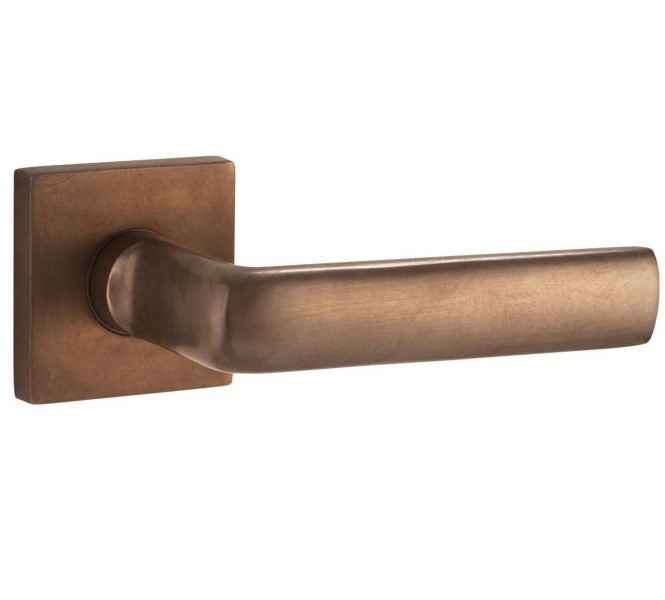 Deurklink op geveerd rozet verdekt Padania messing antiek brons