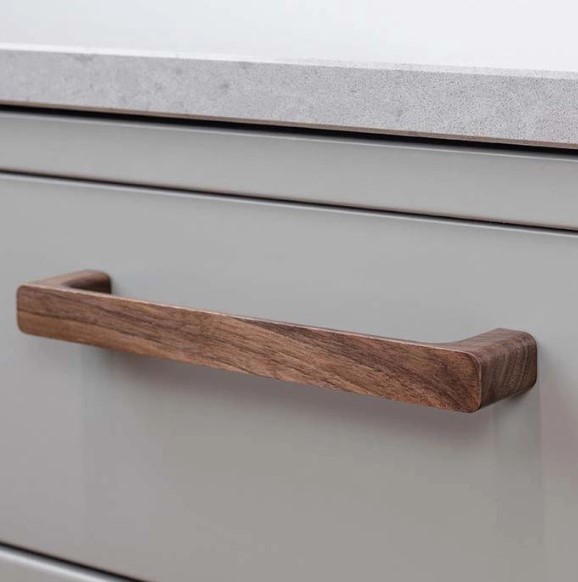 Greep Nysted Walnoot gelakt 160 mm - Afbeelding 2