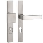 SKG3 PC72 knop/kruk Metro rechts op rechthoekig smal schild PRIO + kerntrekbeveiliging rvs