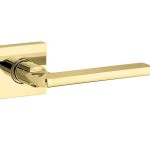 Deurklink op geveerd rozet verdekt Piatto messing ongelakt