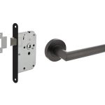 Intersteel deurbeslag set loopslot zwart + Deurklink Bastian met rond rozet antraciet grijs