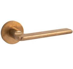 Deurklink op geveerd rozet Piatto/Vivo messing antiek