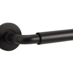 Deurklink op geveerd rozet Frankfurt/Vivo mat zwart