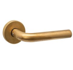 Intersteel set achterdeurbeslag rond deurklink Luzern met massieve rozetten PVD messing getrommeld