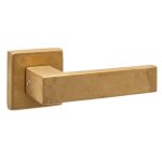 Intersteel set achterdeurbeslag vierkant deurklink Amsterdam met massieve rozetten PVD messing getrommeld